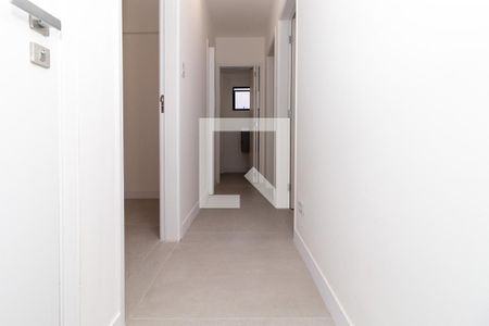 Corredor de apartamento à venda com 2 quartos, 58m² em Vila Romana, São Paulo