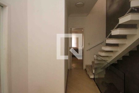 Casa à venda com 5 quartos, 250m² em Jardim Ana Rosa, São Paulo