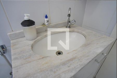 Banheiro Corredor de apartamento à venda com 1 quarto, 41m² em Bom Jesus, Porto Alegre