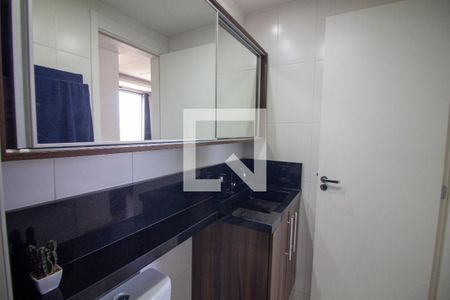 Banheiro de apartamento para alugar com 2 quartos, 44m² em Santo Amaro, São Paulo