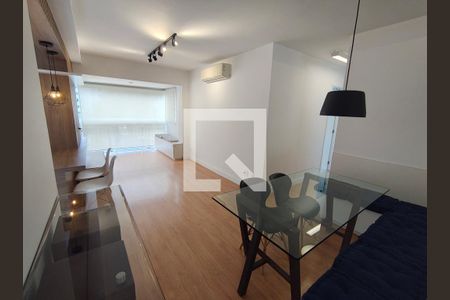 Sala de apartamento para alugar com 2 quartos, 65m² em Barra Olímpica, Rio de Janeiro
