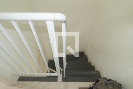 Escada de casa de condomínio para alugar com 2 quartos, 120m² em Campo Grande, Rio de Janeiro