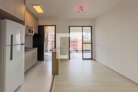 Sala e cozinha de apartamento para alugar com 2 quartos, 63m² em Ipiranga, São Paulo