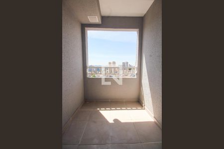 Varanda da Sala e Cozinha de apartamento para alugar com 2 quartos, 36m² em Vila Plana, São Paulo