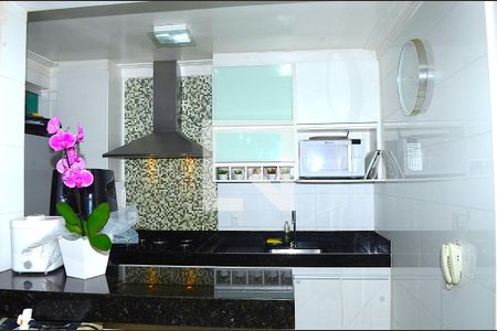 Cozinha de apartamento à venda com 2 quartos, 80m² em Dom Silverio, Belo Horizonte