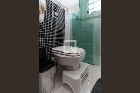 Banheiro da Suíte de casa à venda com 5 quartos, 250m² em Vila Mazzei, São Paulo