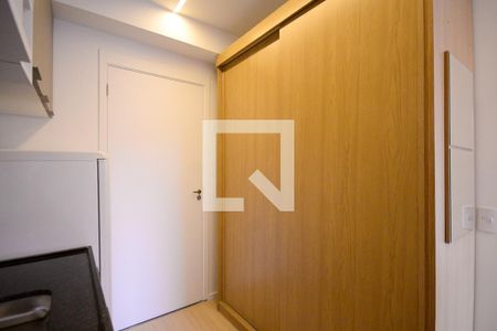 Quarto/Cozinha  de apartamento para alugar com 1 quarto, 18m² em Vila Santo Estefano, São Paulo