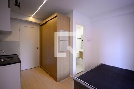 Quarto/Cozinha  de apartamento para alugar com 1 quarto, 18m² em Vila Santo Estefano, São Paulo