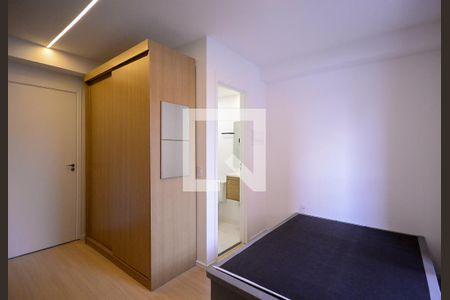 Quarto/Cozinha  de apartamento para alugar com 1 quarto, 18m² em Vila Santo Estefano, São Paulo