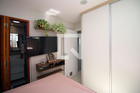 Suíte de apartamento à venda com 2 quartos, 58m² em Vista Alegre, Rio de Janeiro