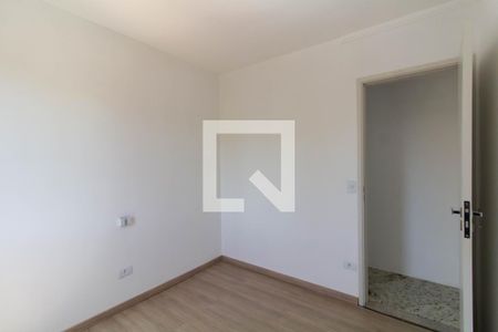 Quarto 2 de apartamento para alugar com 2 quartos, 50m² em Vila Carmosina, São Paulo