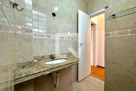 Banheiro de kitnet/studio para alugar com 1 quarto, 31m² em Centro, Rio de Janeiro