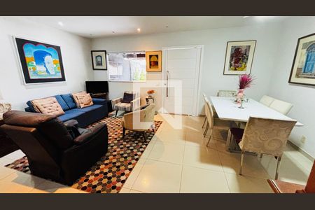 Sala de casa de condomínio para alugar com 5 quartos, 196m² em Vargem Pequena, Rio de Janeiro