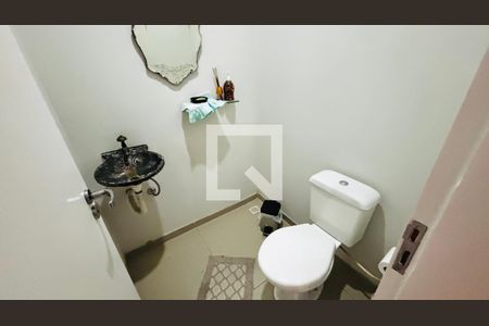 Lavabo de casa de condomínio para alugar com 5 quartos, 196m² em Vargem Pequena, Rio de Janeiro