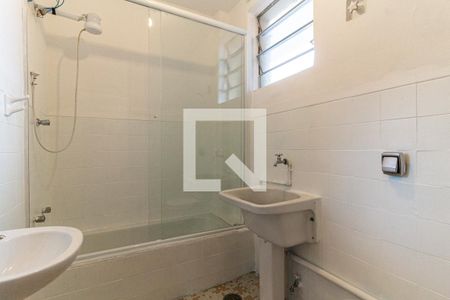 Banheiro de apartamento para alugar com 1 quarto, 70m² em República, São Paulo