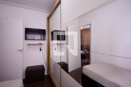 Quarto 1 de apartamento para alugar com 2 quartos, 41m² em Vila Cristalia, São Paulo