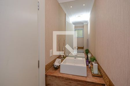 Lavabo de casa à venda com 3 quartos, 200m² em Vila Sofia, São Paulo