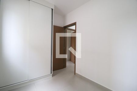 Quarto 1 de apartamento para alugar com 2 quartos, 55m² em Jaraguá, Uberlândia