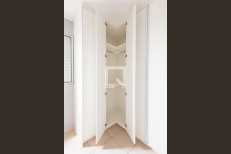 Quarto 1 de apartamento para alugar com 2 quartos, 56m² em Parque Senhor do Bonfim, Taubaté