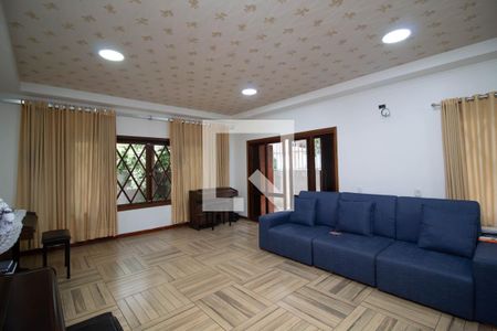 Sala de casa para alugar com 3 quartos, 268m² em Parque Industrial Cumbica, Guarulhos