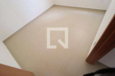 Quarto 1 de apartamento para alugar com 2 quartos, 80m² em Jardim Holanda, Uberlândia