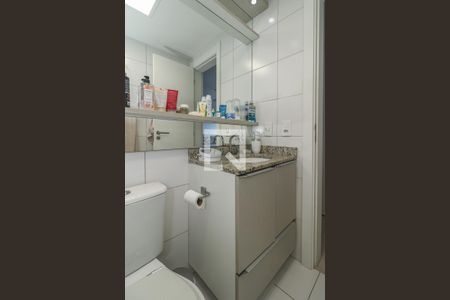 Banheiro da Suíte de apartamento para alugar com 2 quartos, 70m² em Jardim Carvalho, Porto Alegre