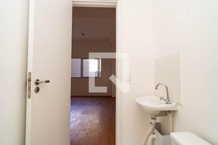 Banheiro de kitnet/studio para alugar com 1 quarto, 25m² em Bela Vista, São Paulo
