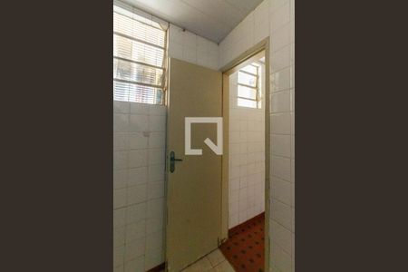 Banheiro de casa para alugar com 1 quarto, 70m² em Vila Santa Isabel, São Paulo
