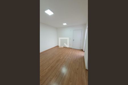 Sala de apartamento para alugar com 2 quartos, 50m² em Planalto, Belo Horizonte