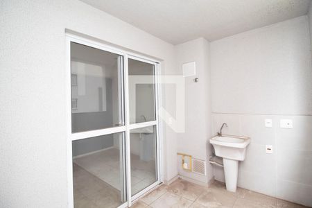 Varanda / Área de Serviço de apartamento à venda com 2 quartos, 44m² em Vila das Bandeiras, Guarulhos