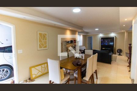 Casa à venda com 4 quartos, 325m² em Maravista, Niterói