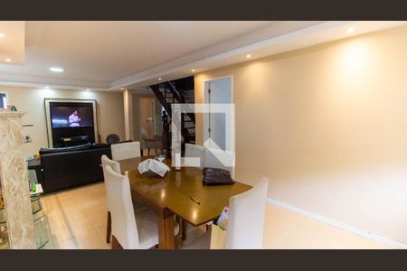 Casa à venda com 4 quartos, 325m² em Maravista, Niterói