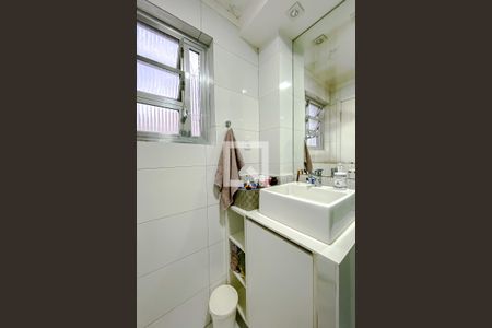 Banheiro Social de kitnet/studio para alugar com 1 quarto, 36m² em Aclimação, São Paulo