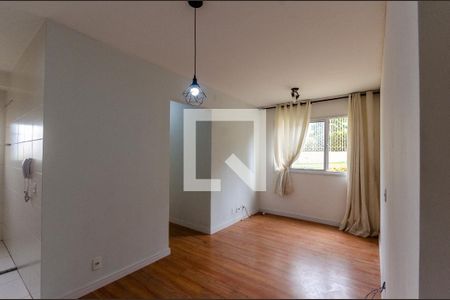 Sala de apartamento para alugar com 2 quartos, 42m² em Vila Zat, São Paulo