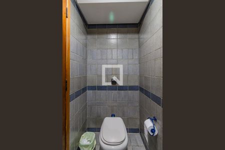 Lavabo de casa à venda com 3 quartos, 220m² em Medianeira, Porto Alegre