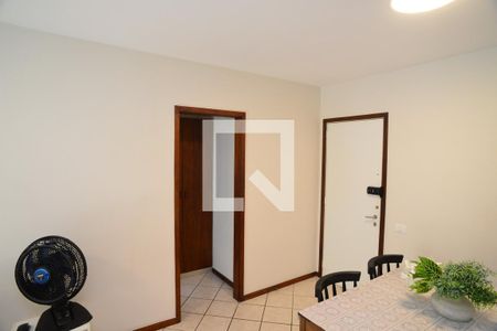 Sala de apartamento para alugar com 1 quarto, 54m² em Barra da Tijuca, Rio de Janeiro