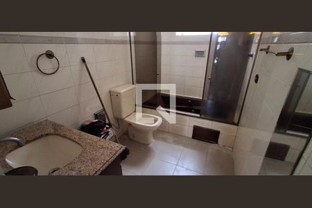 Banheiro Suíte 1 de casa à venda com 3 quartos, 212m² em Conjunto Residencial Natalia, São Bernardo do Campo