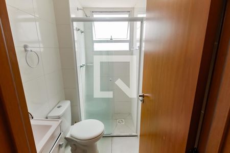 Banheiro de apartamento para alugar com 2 quartos, 40m² em Parque Esmeralda, São Paulo