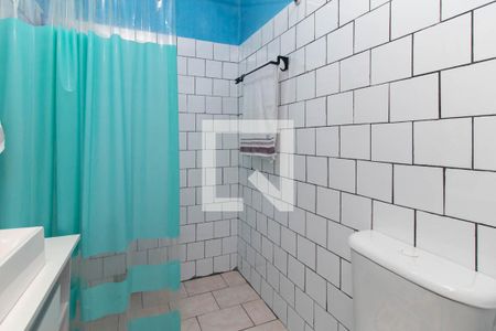 Banheiro de casa à venda com 1 quarto, 65m² em Ipanema, Porto Alegre