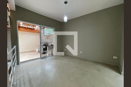 Sala de casa de condomínio à venda com 3 quartos, 180m² em Rio Pequeno, São Paulo