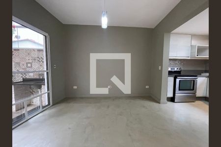 Sala de casa de condomínio à venda com 3 quartos, 180m² em Rio Pequeno, São Paulo