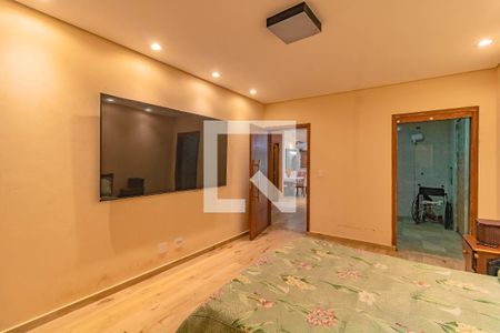 Casa à venda com 4 quartos, 449m² em Cidade Vargas, São Paulo