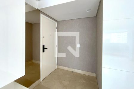 Hall de entrada de apartamento à venda com 3 quartos, 104m² em Vila da Serra, Nova Lima