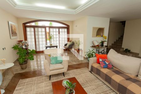 Sala de casa à venda com 4 quartos, 350m² em Jardim Teresa, São Paulo