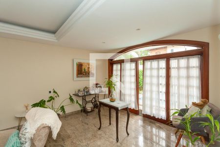 Sala de casa à venda com 4 quartos, 350m² em Jardim Teresa, São Paulo