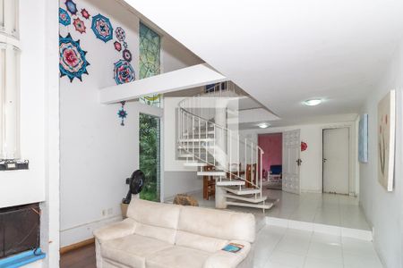 Sala de casa à venda com 4 quartos, 247m² em Pompeia, São Paulo