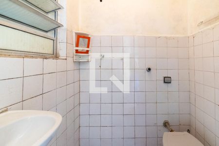 Banheiro  de casa para alugar com 1 quarto, 18m² em Vila Guarani (zona Sul), São Paulo