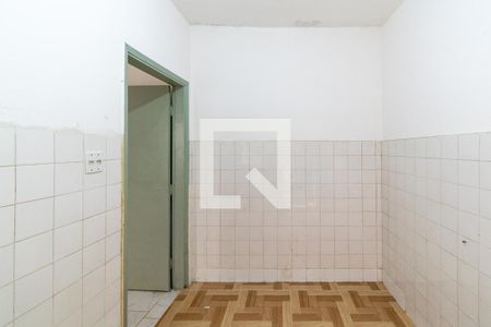 Cozinha de casa para alugar com 1 quarto, 18m² em Vila Guarani (zona Sul), São Paulo