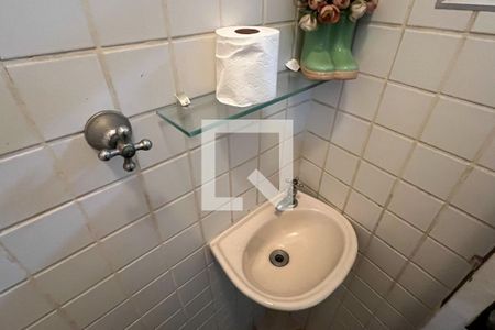 Lavabo de casa de condomínio para alugar com 2 quartos, 90m² em Encruzilhada, Santos