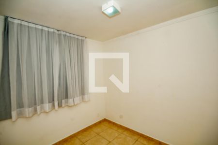 Quarto 1 de apartamento para alugar com 2 quartos, 45m² em Planalto, Belo Horizonte